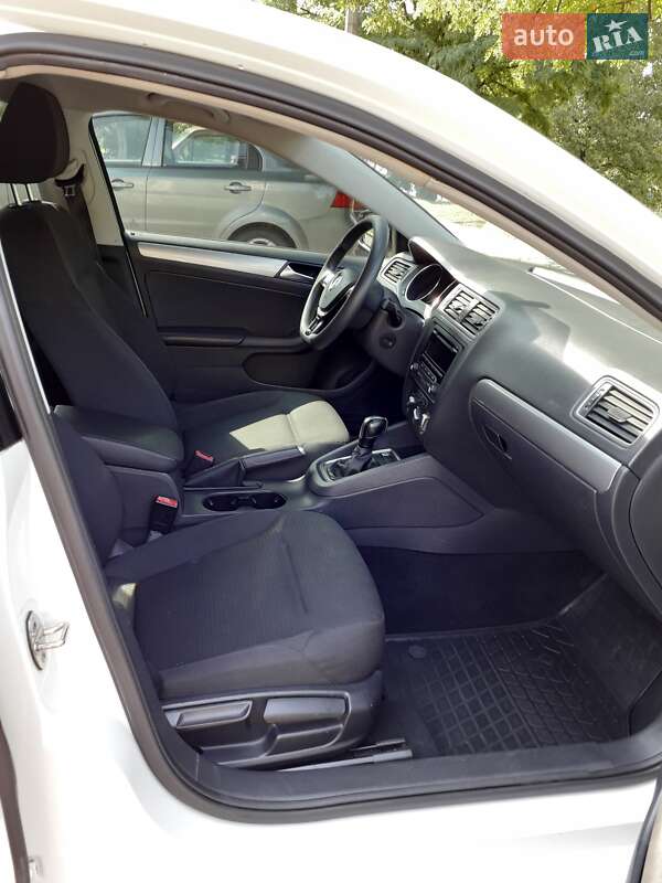 Седан Volkswagen Jetta 2014 в Києві