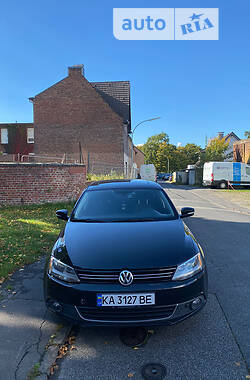 Седан Volkswagen Jetta 2013 в Києві