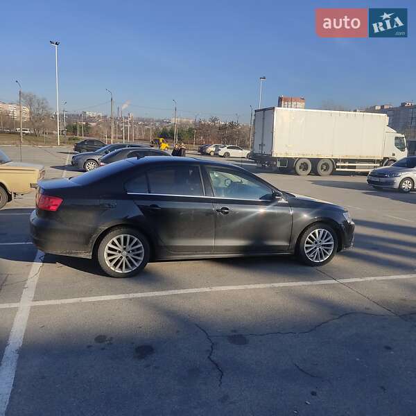 Седан Volkswagen Jetta 2013 в Запоріжжі