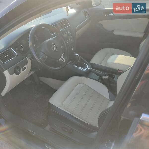 Седан Volkswagen Jetta 2013 в Запоріжжі