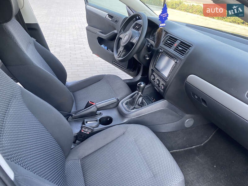 Седан Volkswagen Jetta 2012 в Житомирі