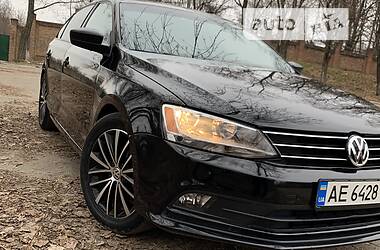 Седан Volkswagen Jetta 2015 в Днепре