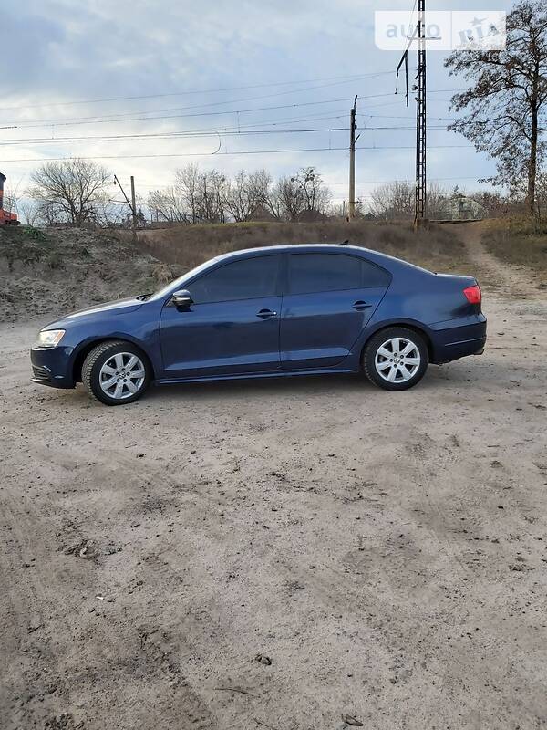 Седан Volkswagen Jetta 2013 в Харькове