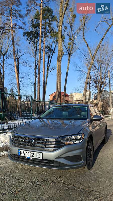 Седан Volkswagen Jetta 2019 в Львове