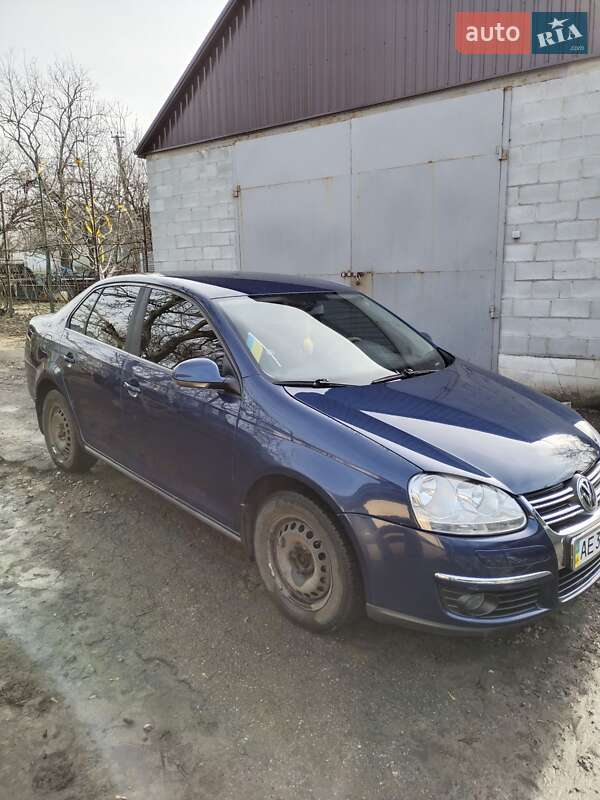Седан Volkswagen Jetta 2006 в Дніпрі
