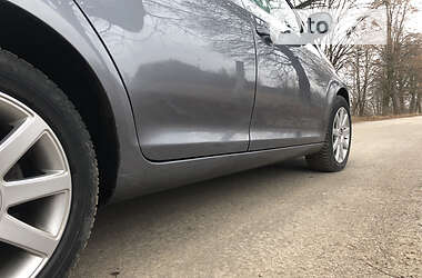 Хэтчбек Volkswagen Jetta 2005 в 