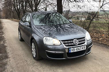 Хэтчбек Volkswagen Jetta 2005 в 