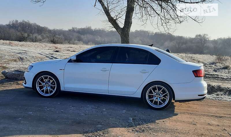 Седан Volkswagen Jetta 2017 в Запоріжжі