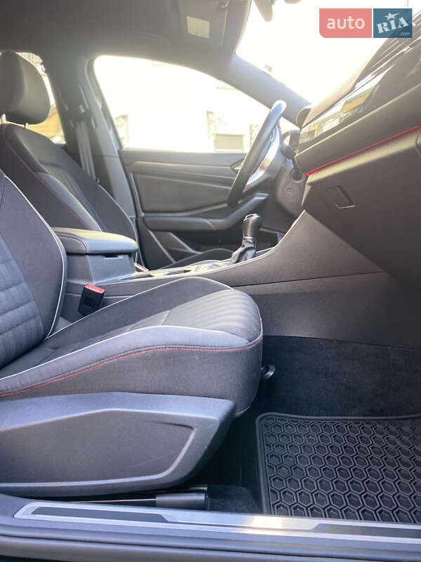 Седан Volkswagen Jetta 2019 в Мукачево