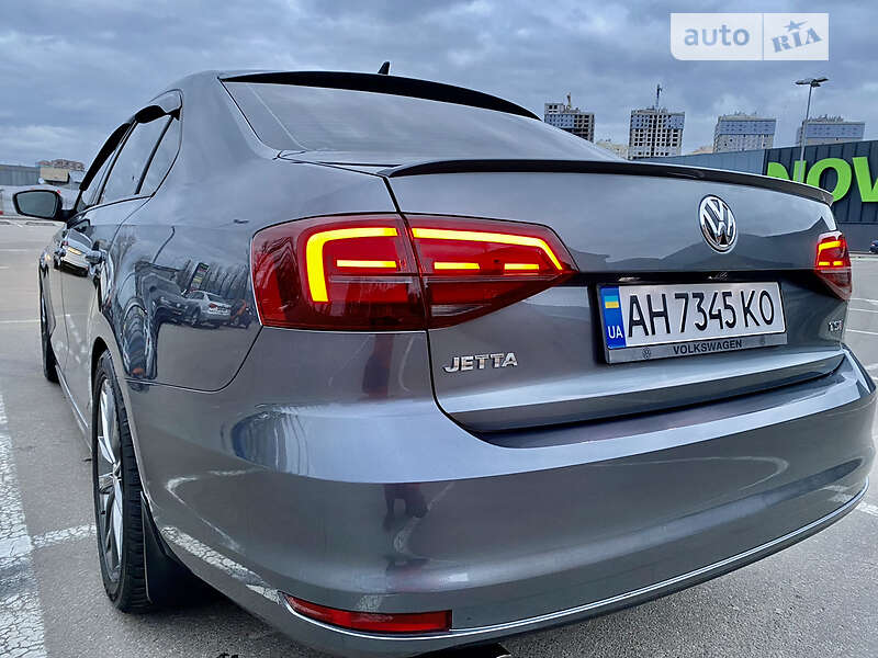 Седан Volkswagen Jetta 2015 в Киеве