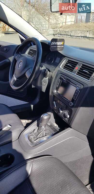 Седан Volkswagen Jetta 2013 в Одесі