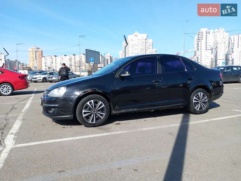 Седан Volkswagen Jetta 2006 в Києві