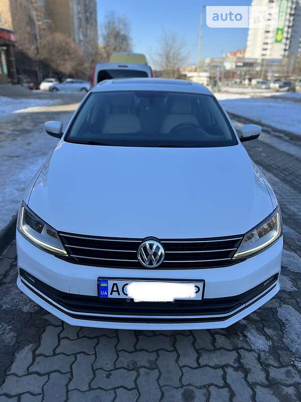 Седан Volkswagen Jetta 2016 в Ужгороде