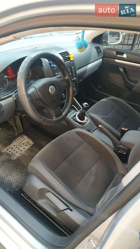 Седан Volkswagen Jetta 2009 в Умані