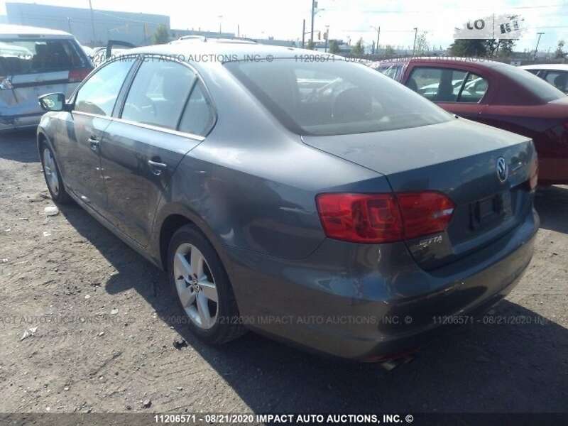 Седан Volkswagen Jetta 2014 в Львове