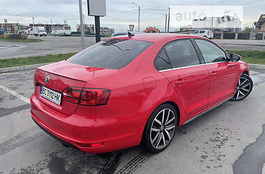 Седан Volkswagen Jetta 2013 в Львові