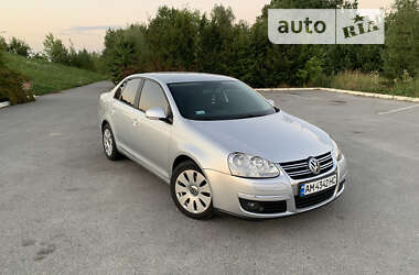 Седан Volkswagen Jetta 2006 в Новограде-Волынском