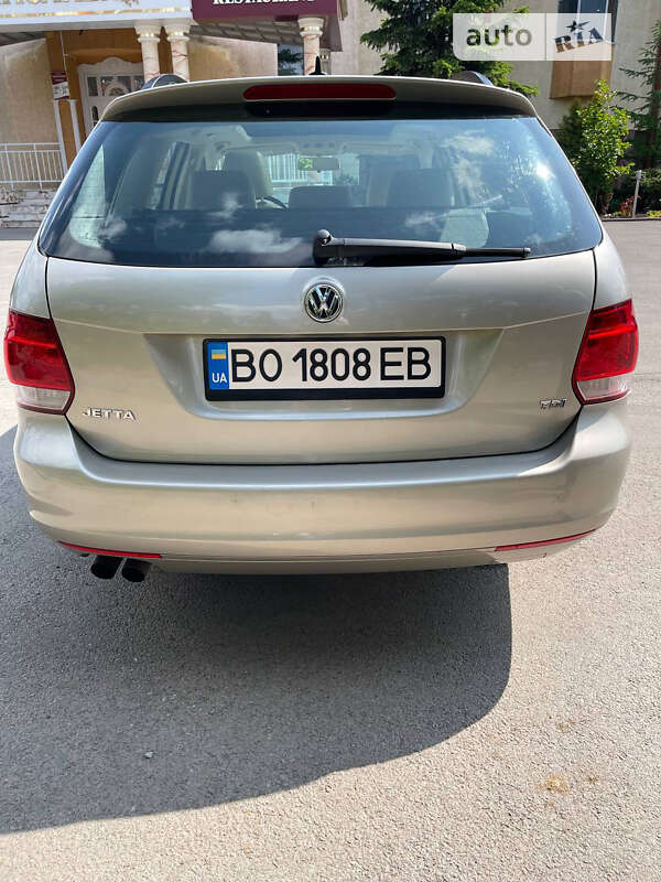 Универсал Volkswagen Jetta 2012 в Тернополе