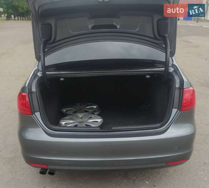 Седан Volkswagen Jetta 2014 в Зіньківі