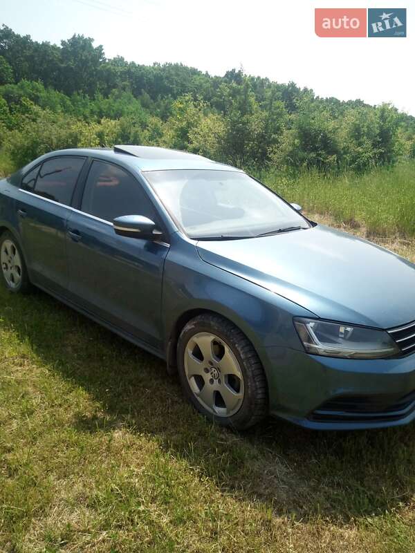 Седан Volkswagen Jetta 2015 в Буську