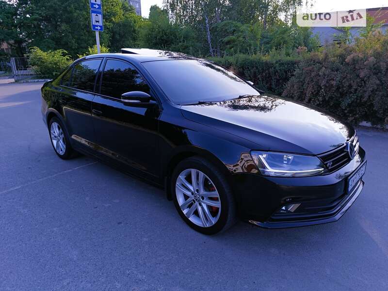 Седан Volkswagen Jetta 2016 в Южноукраинске