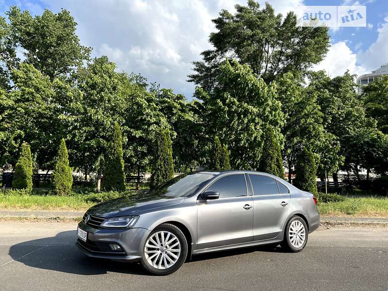 Седан Volkswagen Jetta 2015 в Киеве