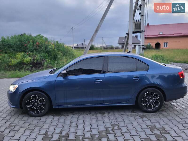 Седан Volkswagen Jetta 2015 в Луцьку