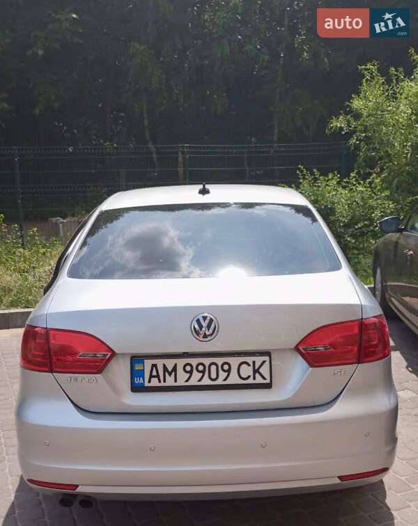 Седан Volkswagen Jetta 2014 в Житомире