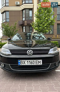 Седан Volkswagen Jetta 2012 в 