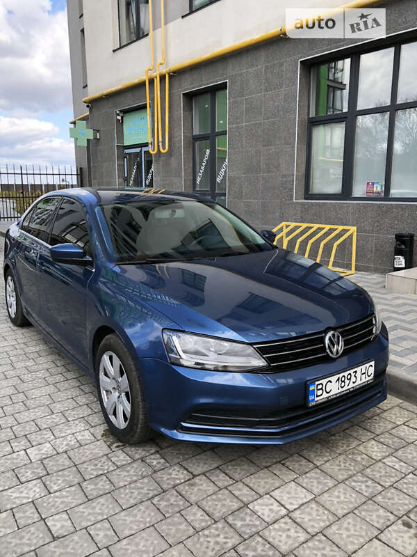 Седан Volkswagen Jetta 2016 в 