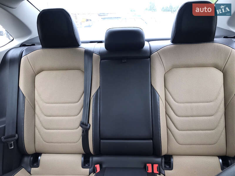 Седан Volkswagen Jetta 2018 в Луцьку