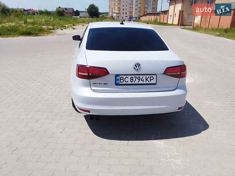 Седан Volkswagen Jetta 2016 в Львові