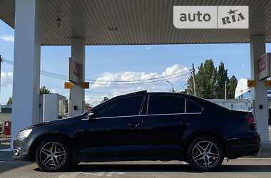 Седан Volkswagen Jetta 2013 в 
