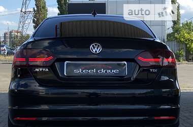 Седан Volkswagen Jetta 2013 в 