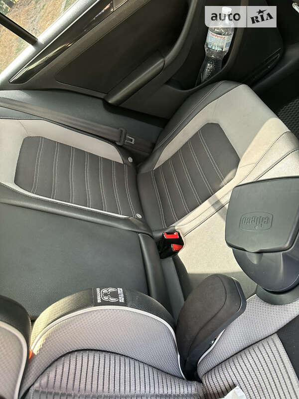 Седан Volkswagen Jetta 2016 в Николаеве