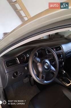 Седан Volkswagen Jetta 2014 в 