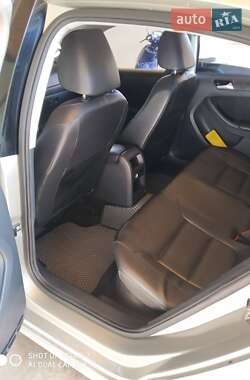 Седан Volkswagen Jetta 2014 в 