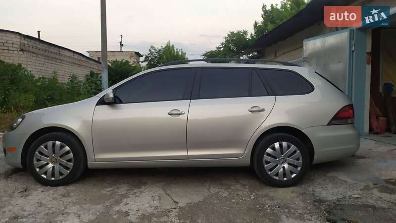 Універсал Volkswagen Jetta 2011 в Дніпрі