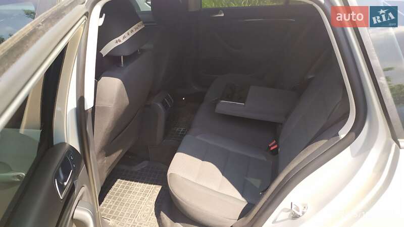 Універсал Volkswagen Jetta 2011 в Дніпрі
