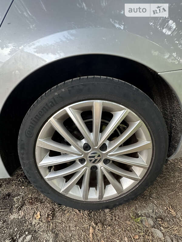 Седан Volkswagen Jetta 2013 в Львове