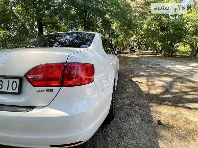 Седан Volkswagen Jetta 2013 в Днепре