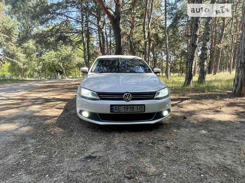 Седан Volkswagen Jetta 2013 в Днепре