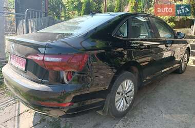 Седан Volkswagen Jetta 2020 в 