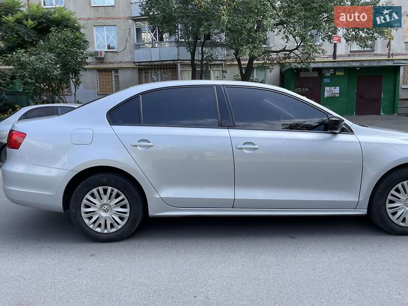 Седан Volkswagen Jetta 2013 в Харкові