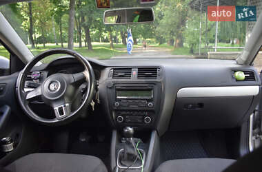 Седан Volkswagen Jetta 2011 в Глухові