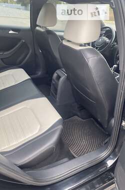 Седан Volkswagen Jetta 2015 в 