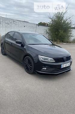 Седан Volkswagen Jetta 2015 в 