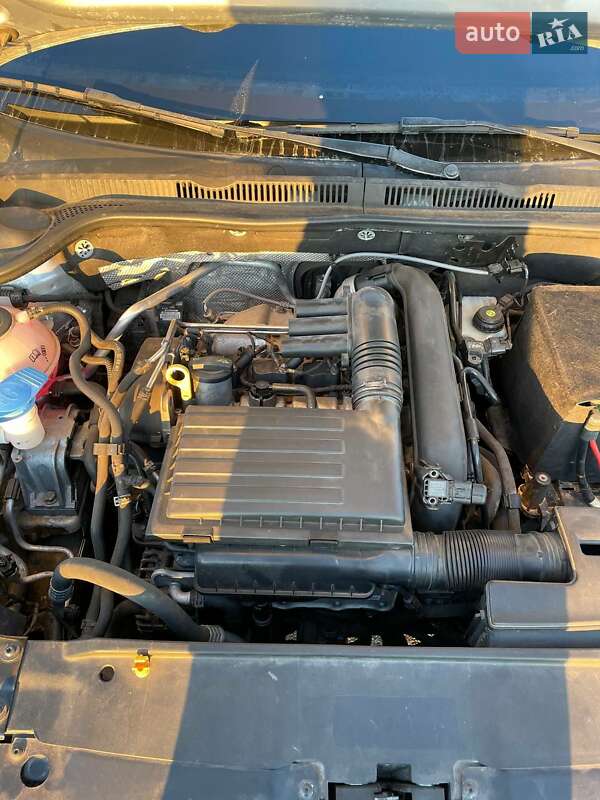 Седан Volkswagen Jetta 2016 в Сумах