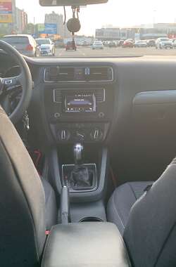 Седан Volkswagen Jetta 2016 в 