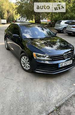 Седан Volkswagen Jetta 2016 в Днепре